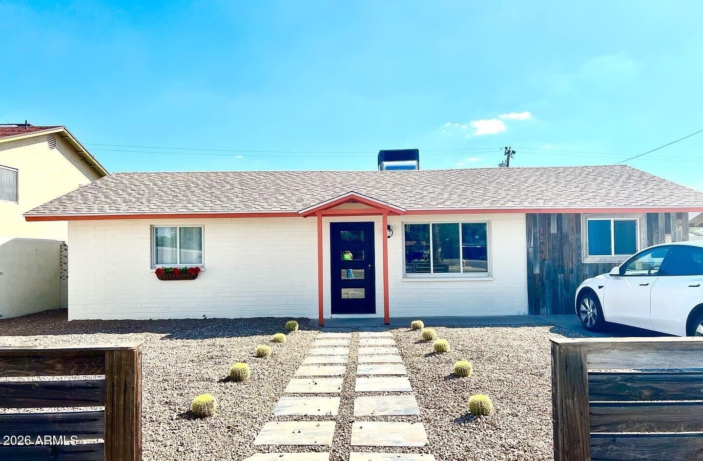 Property Photo:  1233 E Weber Drive  AZ 85288 