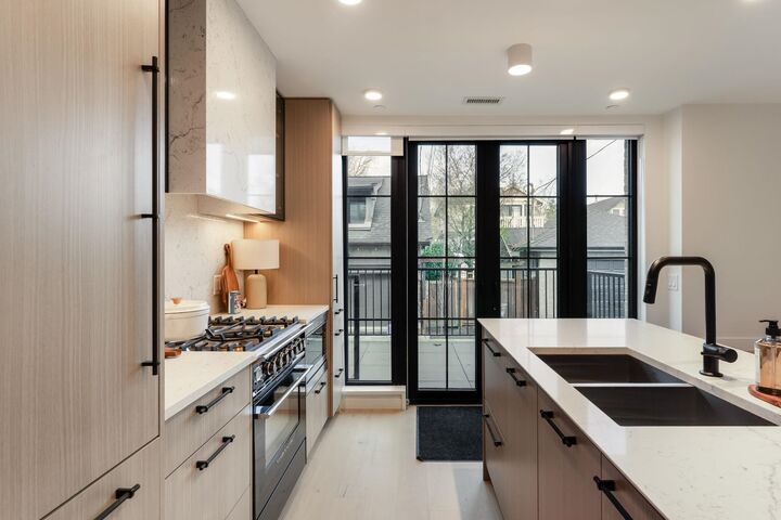 Property Photo: 197 W King Edward Avenue BC V5Y 4B4