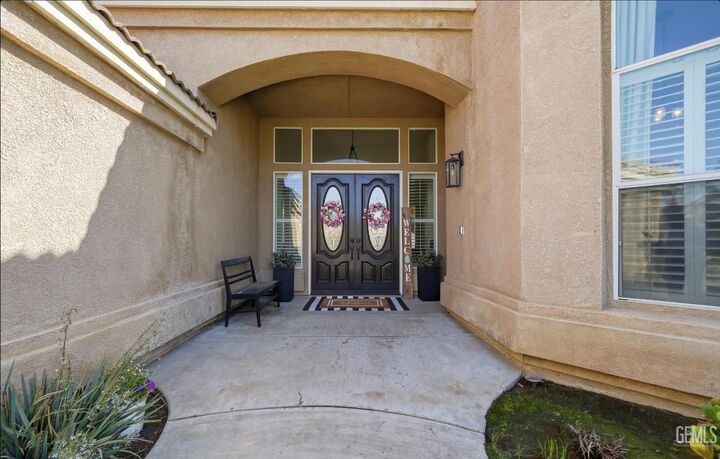 Property Photo:  8407 Exodus Lane  CA 93312 
