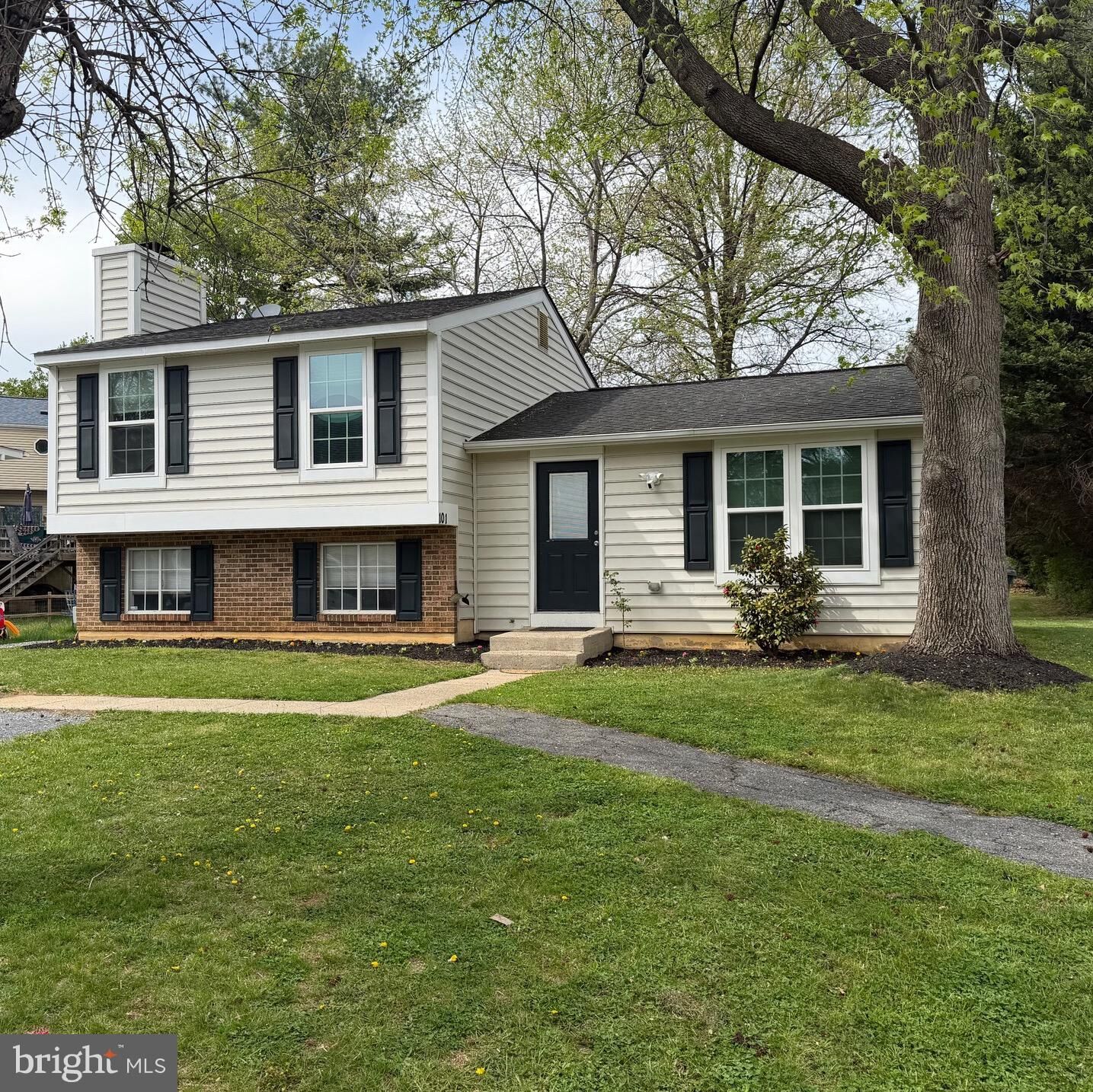 Property Photo:  101 Andover Court  MD 21702 