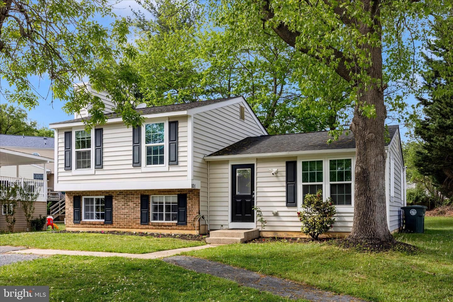 Property Photo:  101 Andover Court  MD 21702 