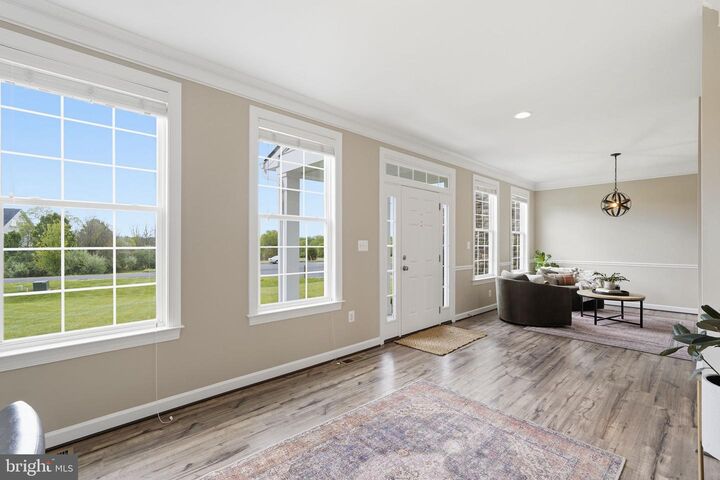 Property Photo: 38640 Woodsage Court VA 20197