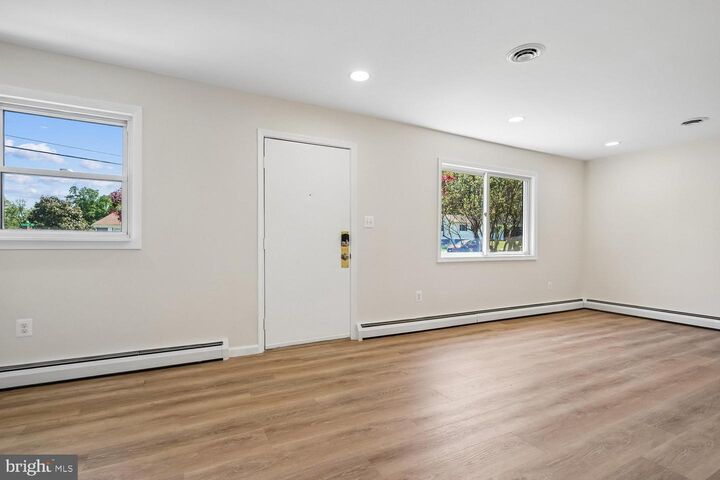 Property Photo:  1400 Florida Avenue  VA 22191 