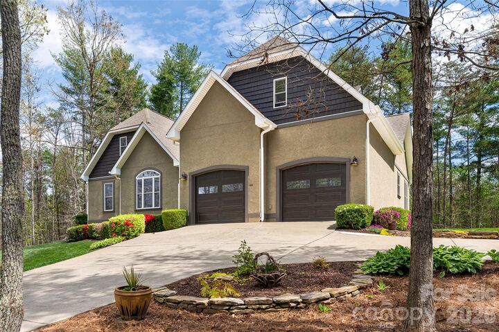 Property Photo:  44 Cherry Ridge Lane  NC 28787 