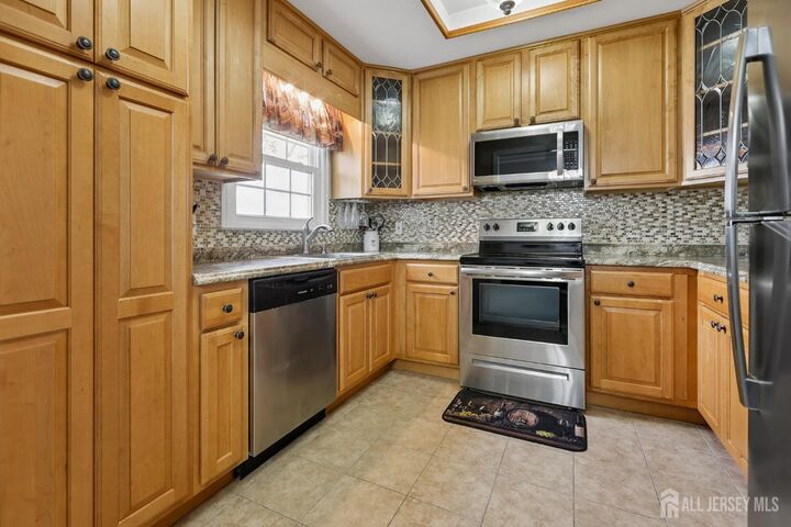 Property Photo:  391 Orrington Lane C  NJ 08831 