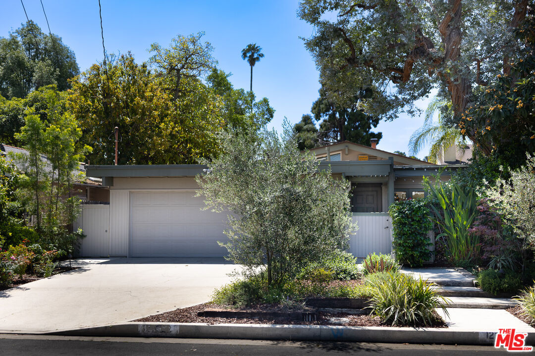 Property Photo:  12722 Sarah St  CA 91604 