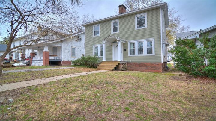Property Photo:  1075 W Prairie Avenue  IL 62522 
