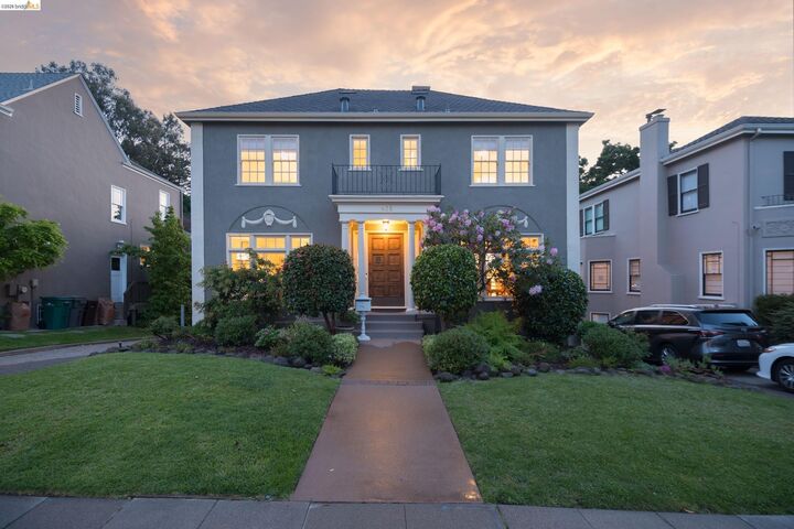 Property Photo:  835 Grosvenor Pl  CA 94610 