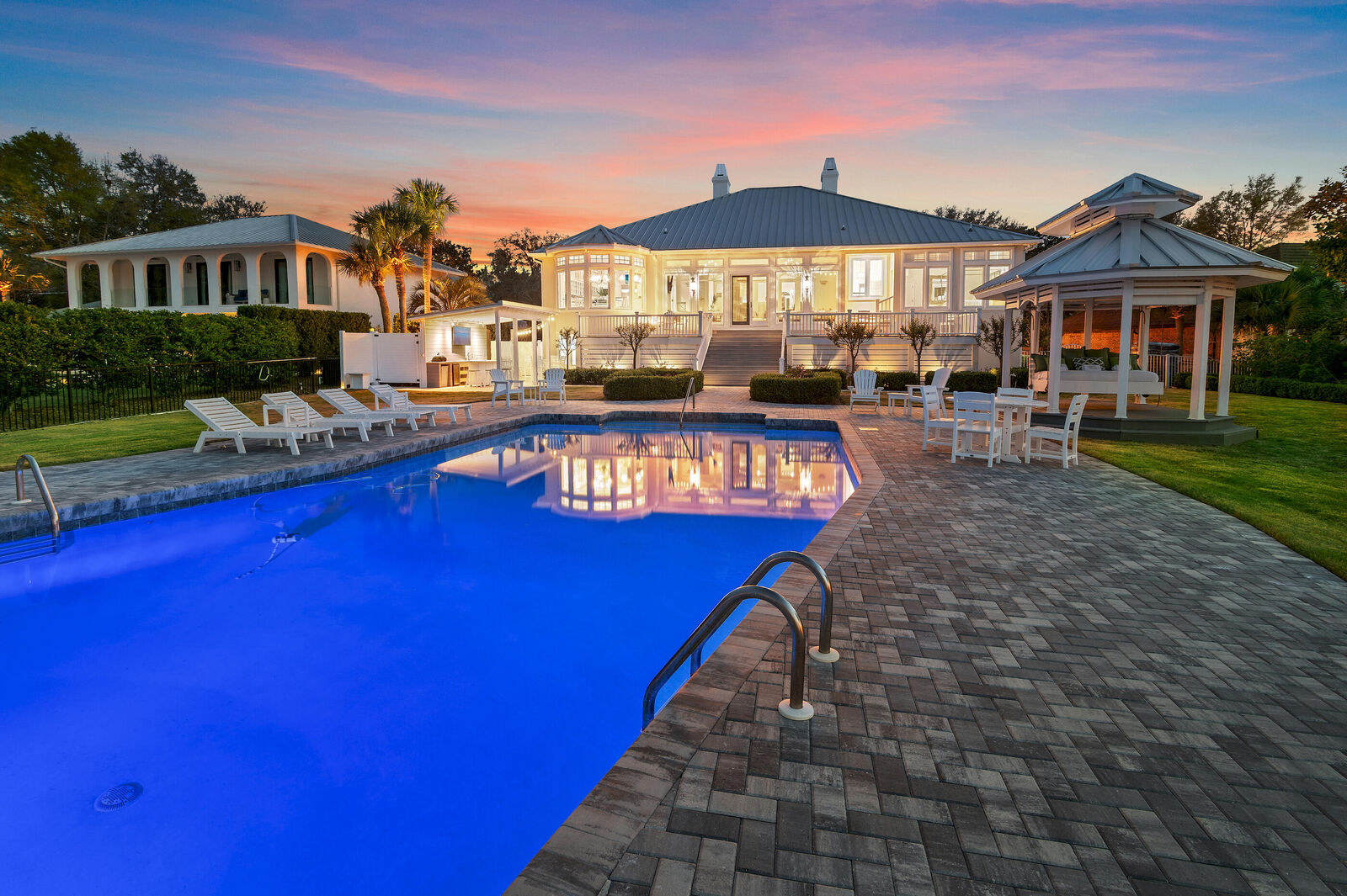 Property Photo: 124 Indian Bayou Drive FL 32541
