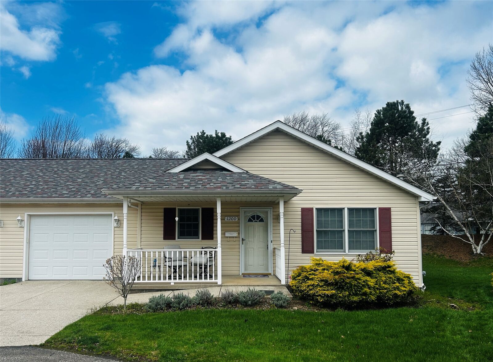 Property Photo:  1200 Rice Court  PA 16505 
