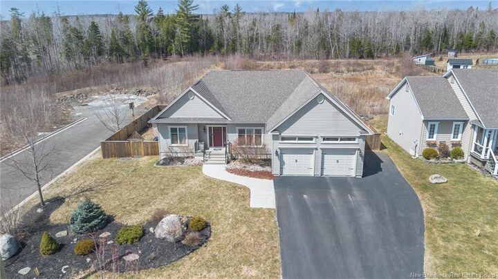 11 Mitchell Wayne — photo 1