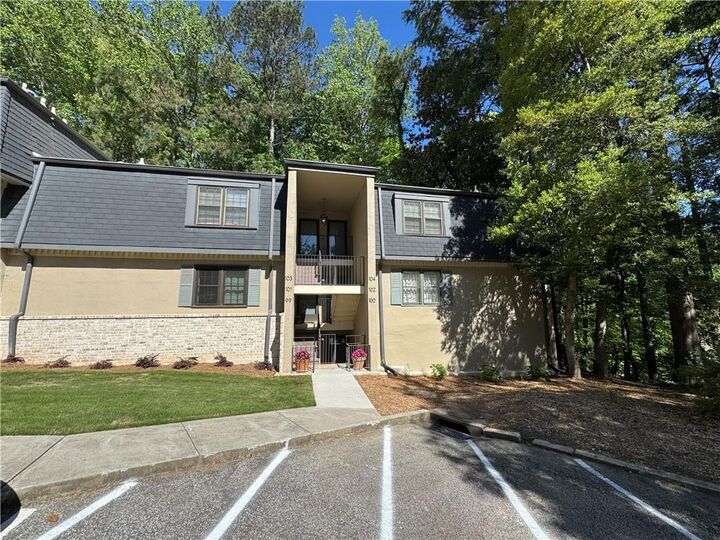 Property Photo:  102 Rosaire Place NW  GA 30327 