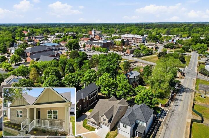 Property Photo:  2107 E Haven Drive NE  GA 30014 