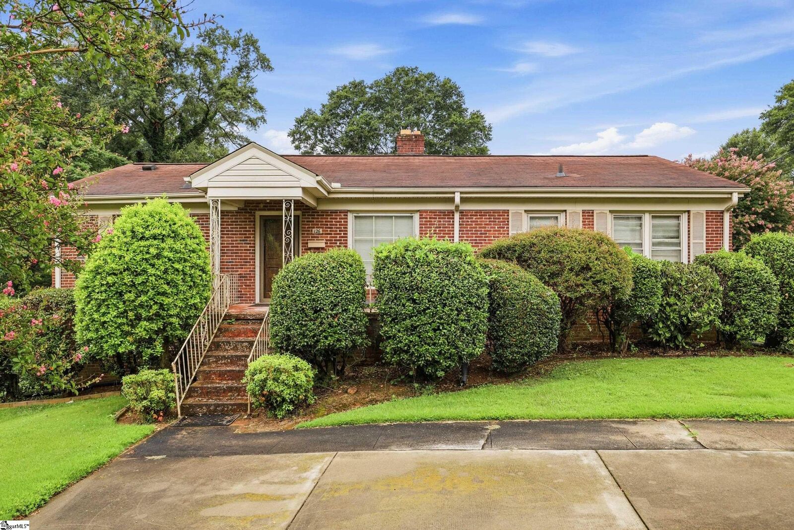 Property Photo:  126 W Circle Avenue  SC 29607-1517 
