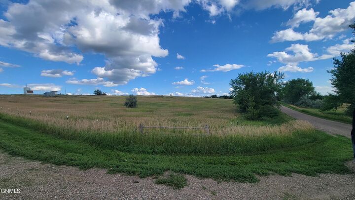Property Photo:  South 3744 Roughrider Lane  ND 58554 