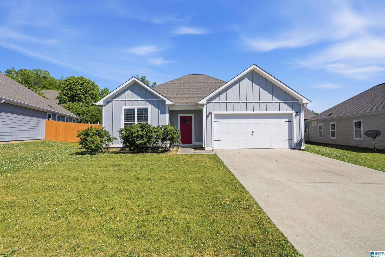 Property Photo:  140 Ridgecrest Road  AL 35040 