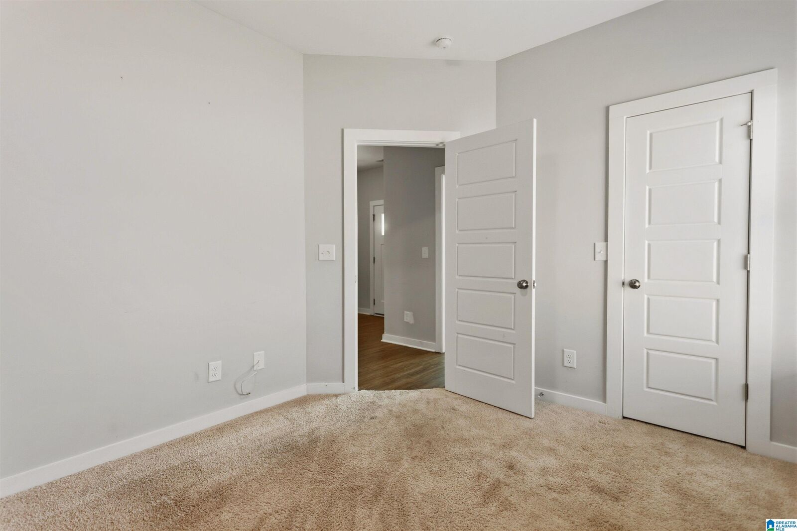 Property Photo:  140 Ridgecrest Road  AL 35040 