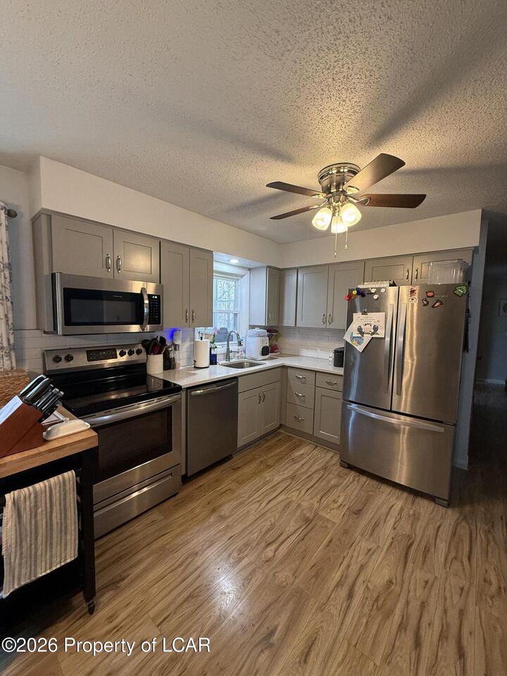 Property Photo:  530 Hillside Drive  PA 18202 