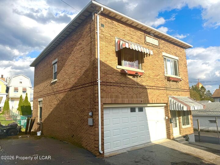 Property Photo:  631 Perry Court  PA 18201 