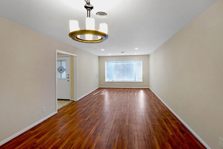 Property Photo:  5554 Beechnut Street  TX 77096 