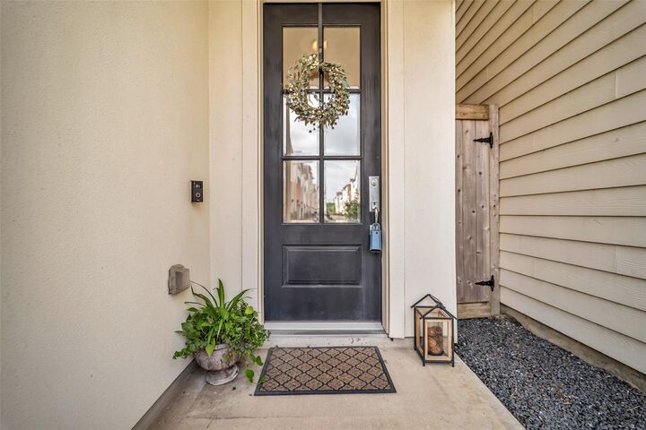 Property Photo:  3411 Kensington Yellow Place  TX 77008 