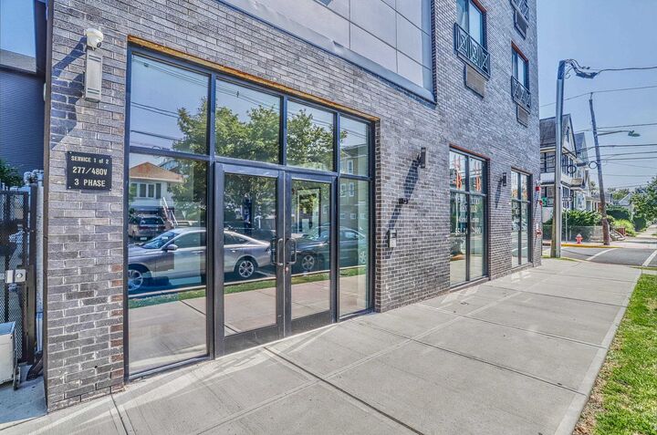 Property Photo:  140 Avenue B 402  NJ 07002 