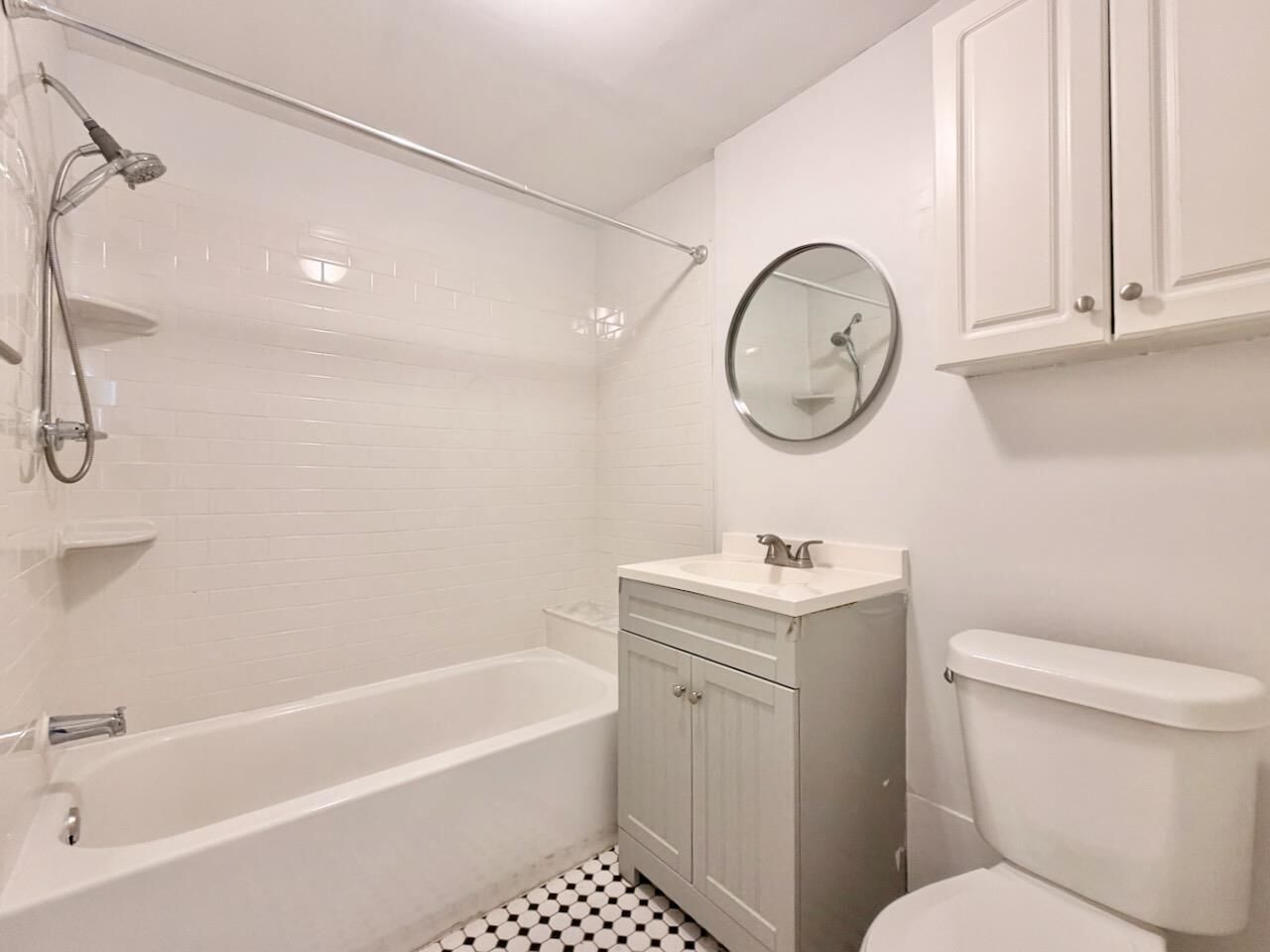 Property Photo:  592 Palisade Ave 1  NJ 07307 