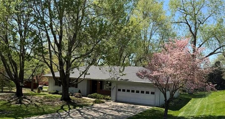 Property Photo:  5524 S 39th Terrace  MO 64503 