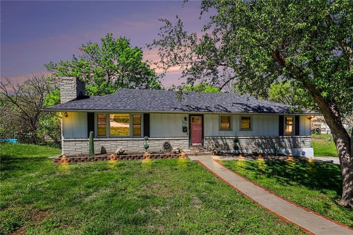 Property Photo:  7002 N Baltimore Avenue  MO 64118 