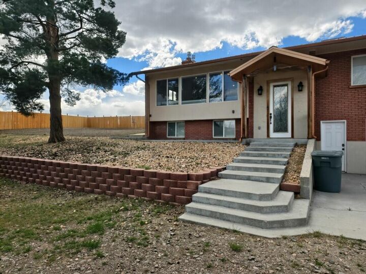 Property Photo: 915 N Main St UT 84759