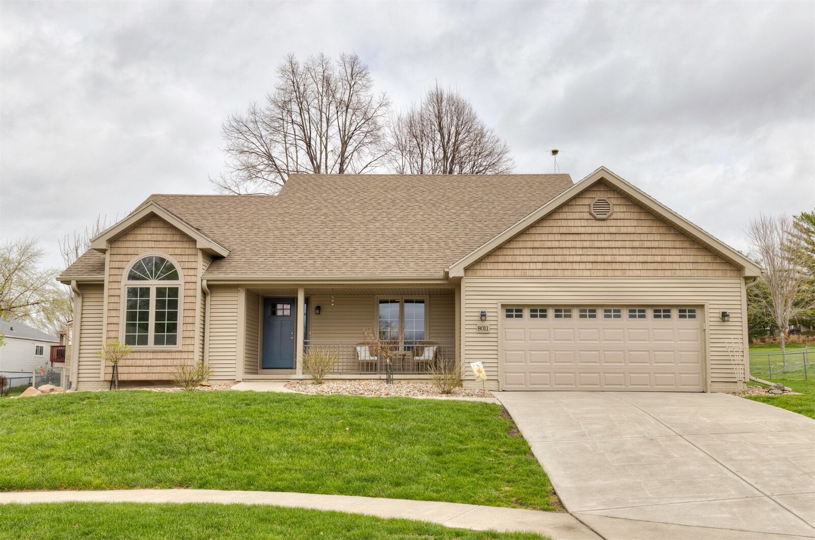 Property Photo:  8011 Sheridan Drive  IA 50322 