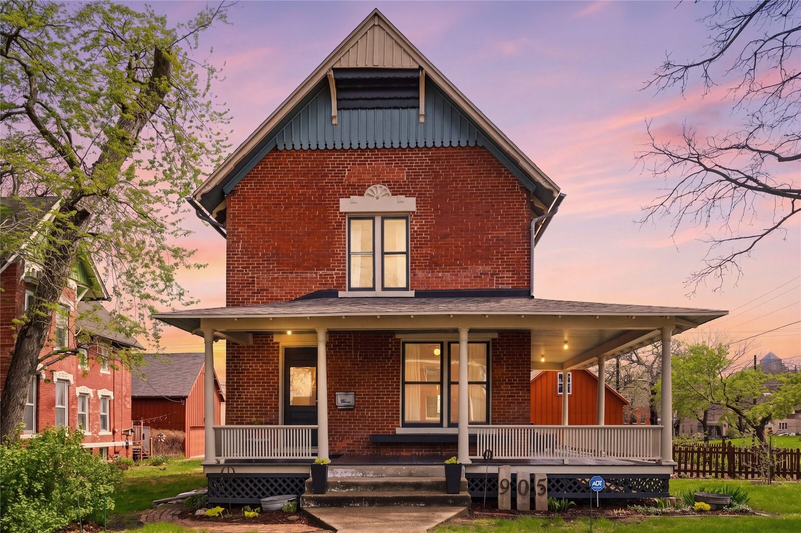 Property Photo: 905 18th Street IA 50314