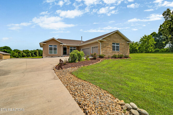 Property Photo:  1432 Sawmill Rd  TN 38555 
