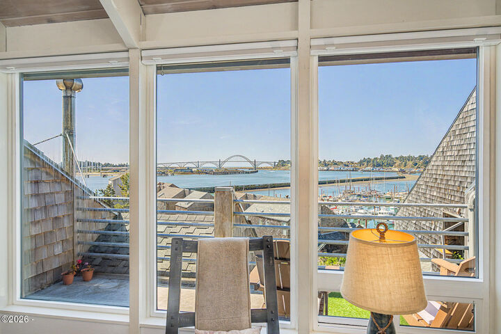 Property Photo:  1000 SE Bay Boulevard 506/606  OR 97365 