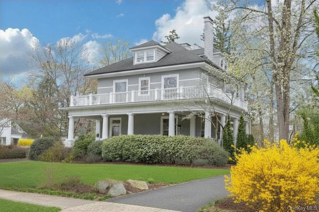 Property Photo:  150 Harwood Avenue  NY 10591 