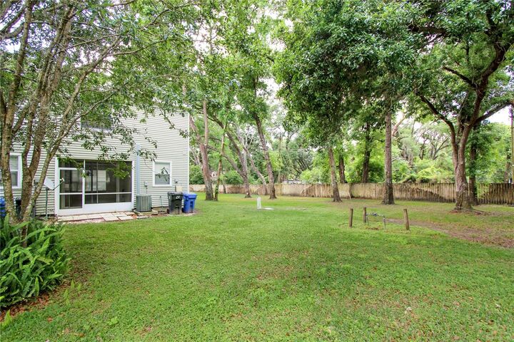 Property Photo:  212 Golden Pond Court  FL 33594 