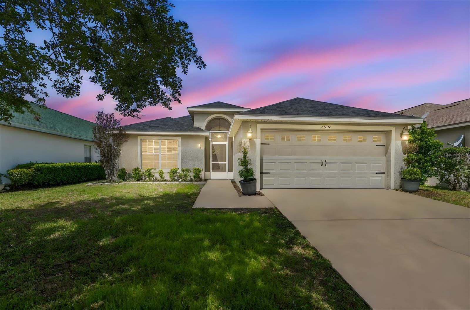 Property Photo:  2909 Billingham Drive  FL 34639 