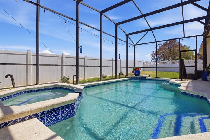 Property Photo:  5347 Cape Hatteras Drive  FL 34714 