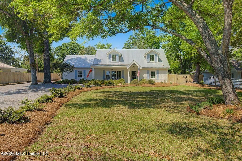 Property Photo:  1589 E Second Street  MS 39571 
