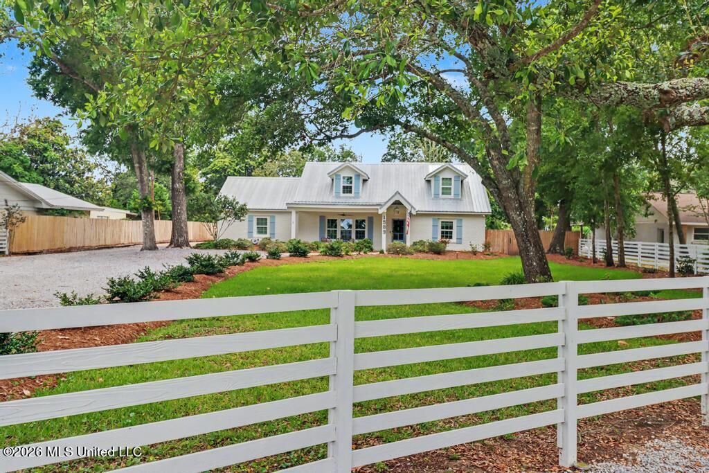 Property Photo:  1589 E Second Street  MS 39571 