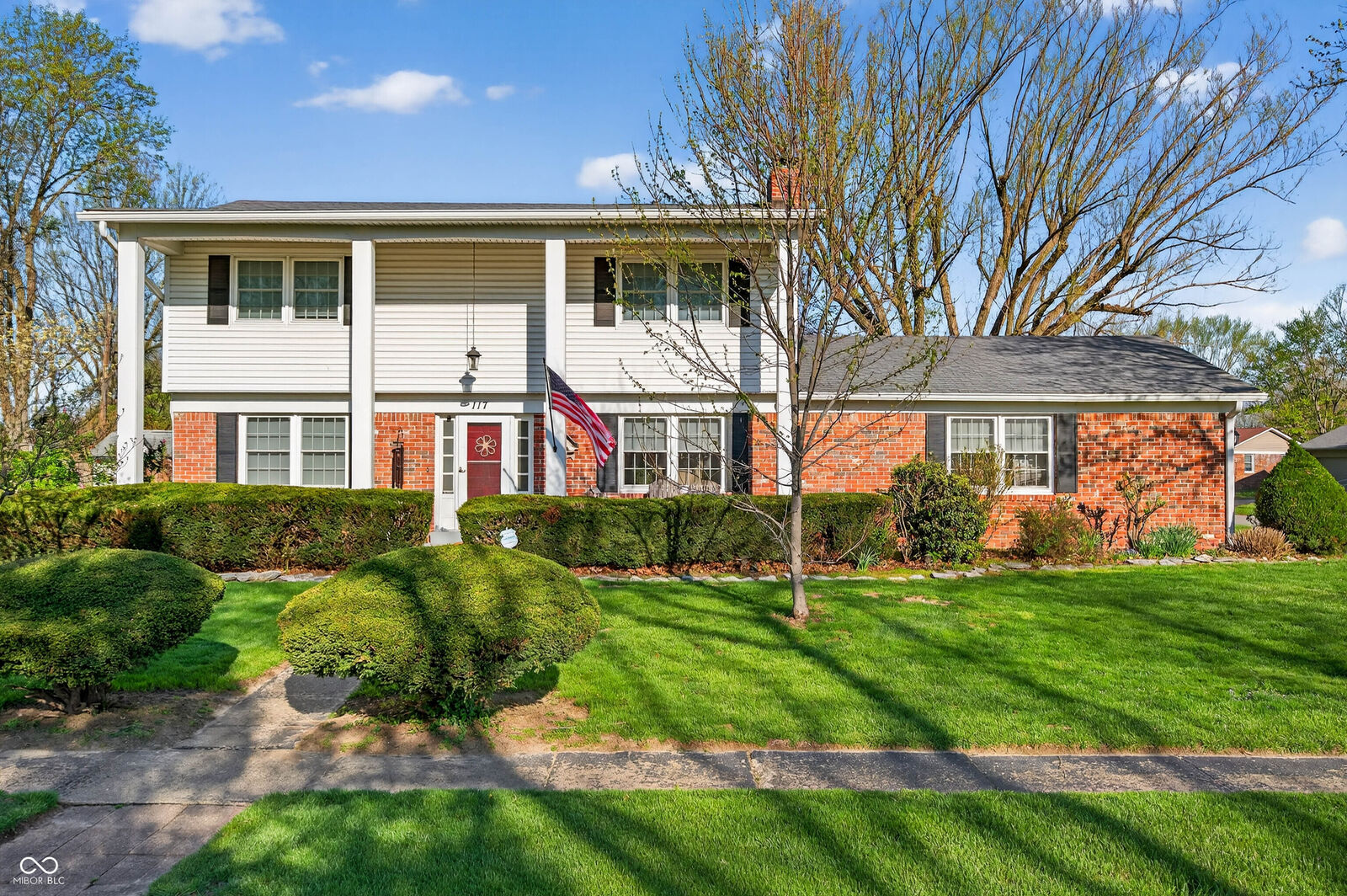 Property Photo:  117 Lancelot Drive  IN 46131 