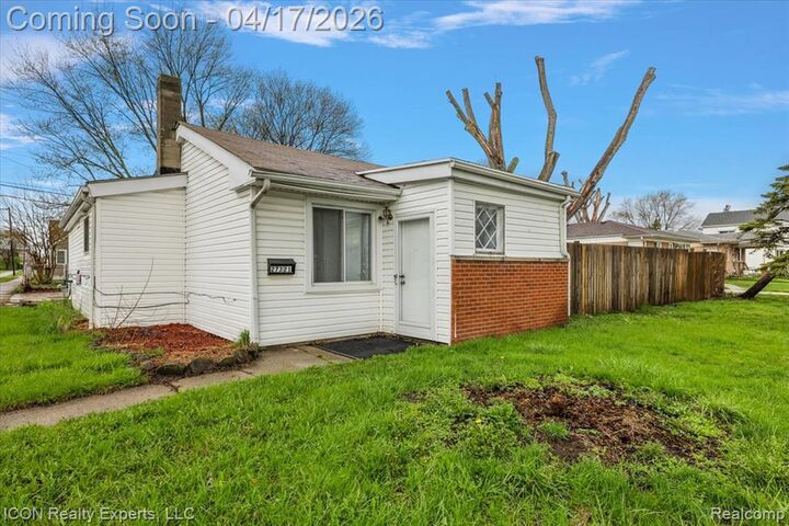 Property Photo:  27321 Baldwin Avenue  MI 48092 2785 