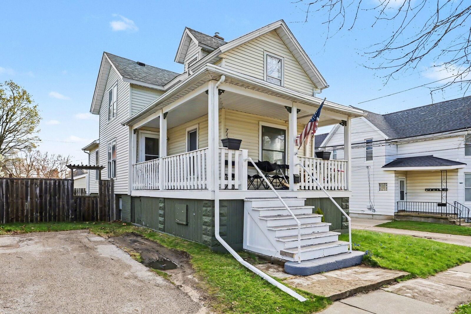 Property Photo:  711 Jones Street  MI 49085 
