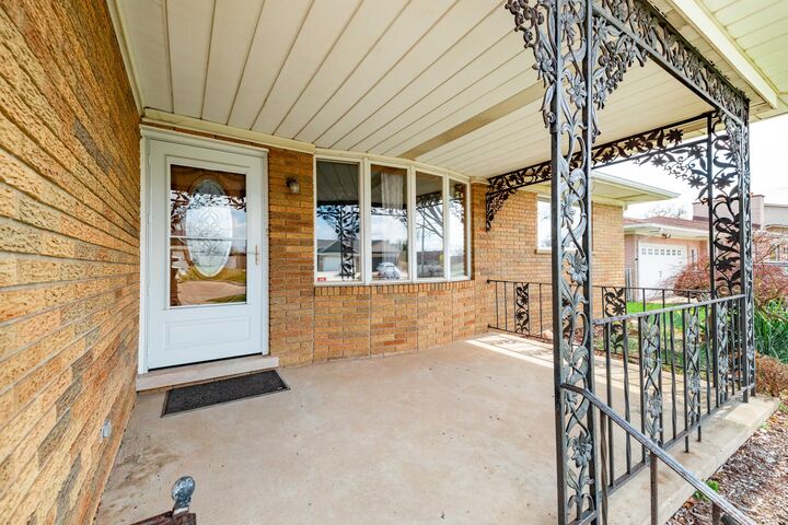 Property Photo: 15099 Reeck Road MI 48195