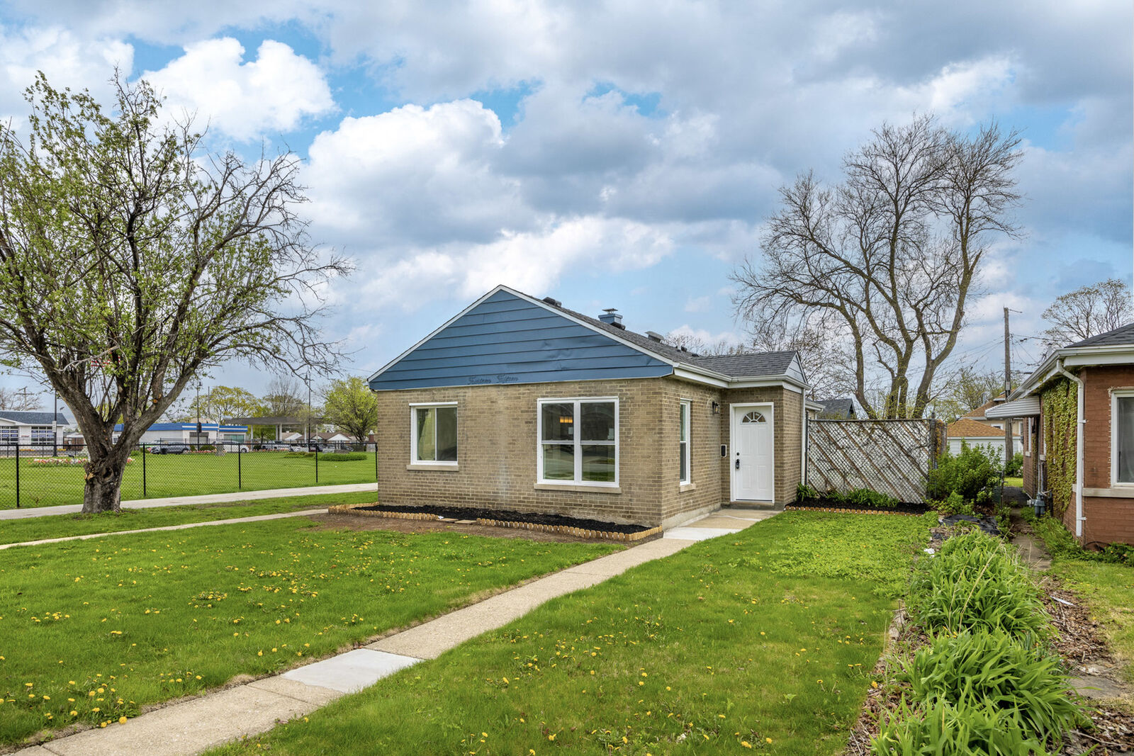 Property Photo:  1415 N Taft Avenue  IL 60163 