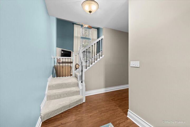 Property Photo:  715 Riding Lane 715  IL 60174 