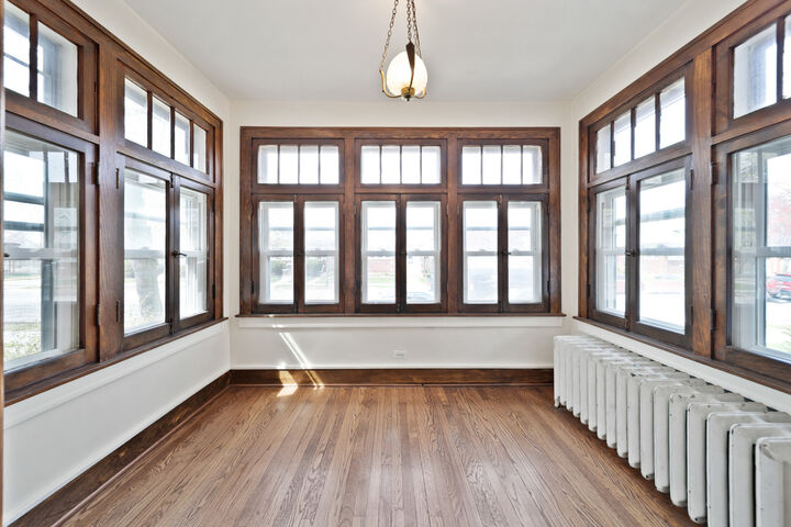 Property Photo:  616 Circle Avenue 1  IL 60130 