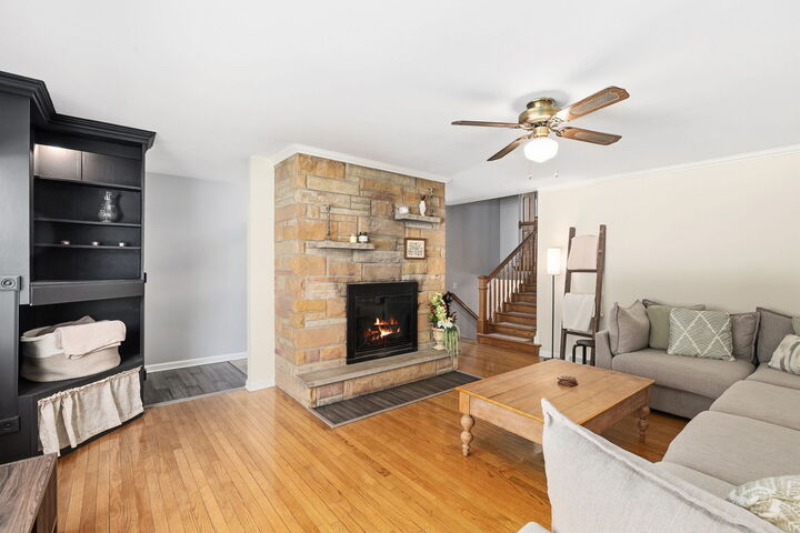 Property Photo:  1910 Richard Street  IL 60506 