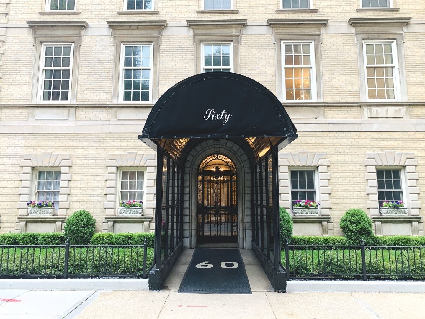 Property Photo:  70 E Scott Street 307  IL 60610 