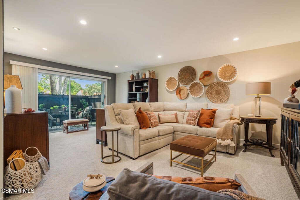 Property Photo:  31556 Agoura Road 2  CA 91361 